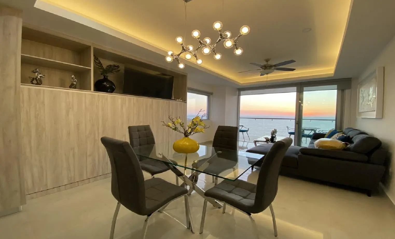 Oceanfront condo for rent on the Malecón | 1 BR, 2 BA