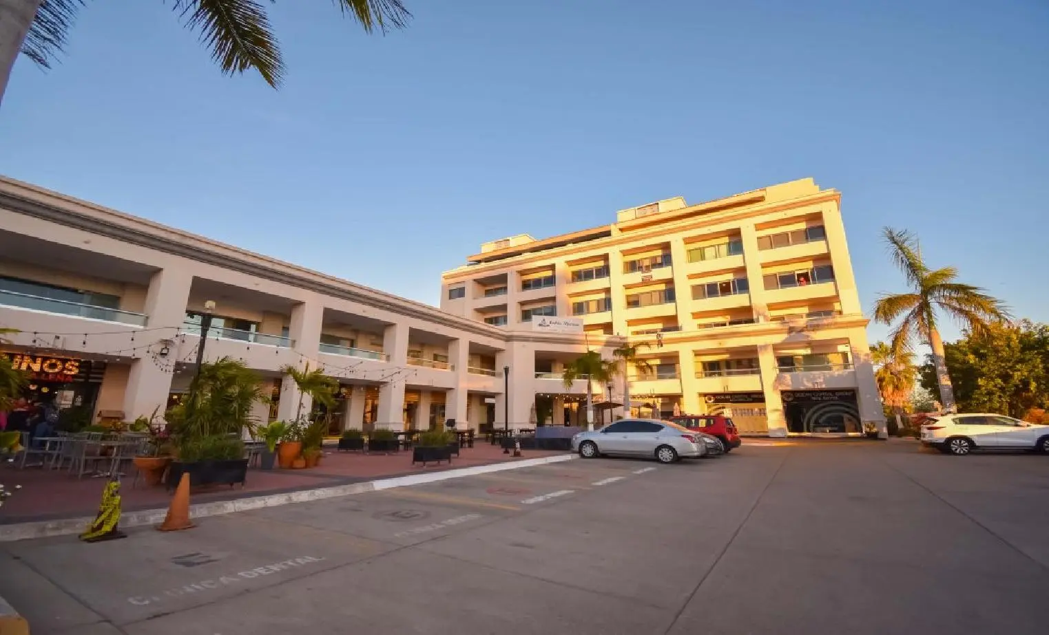 3 BEDROOM CONDO IN PLAZA BAHIA MARINA