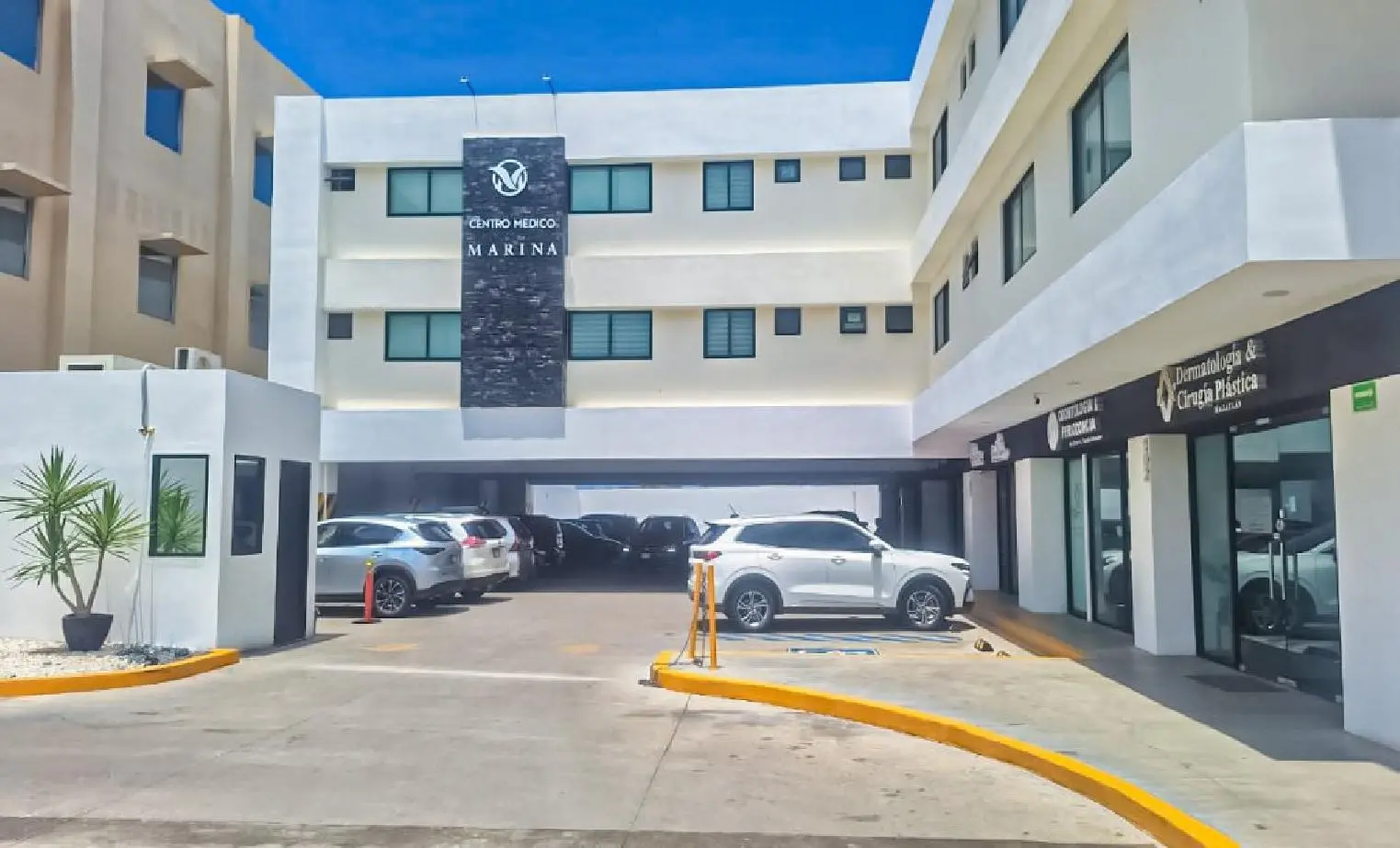 MEDICAL OFFICE FOR RENT IN CENTRO MEDICO MARINA