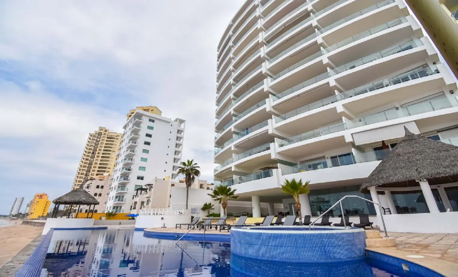 Oceanfront LUXURY CONDOMINIUM at La Ventana — Cerritos Beach, Mazatlán